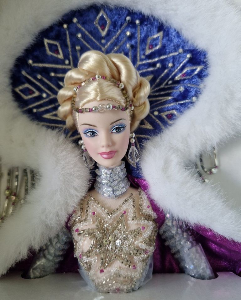 Bob Mackie "Fantasy Goddess of the Arctic" - Limited Edition in Dorsten