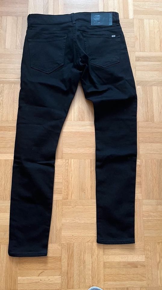 Jeans, W31/L32, schwarz, neu in Essen