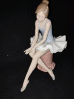 NAO Porcelain Lladro Porzellan-Skulptur Sitzende Ballett Tänzerin Nordrhein-Westfalen - Selm Vorschau