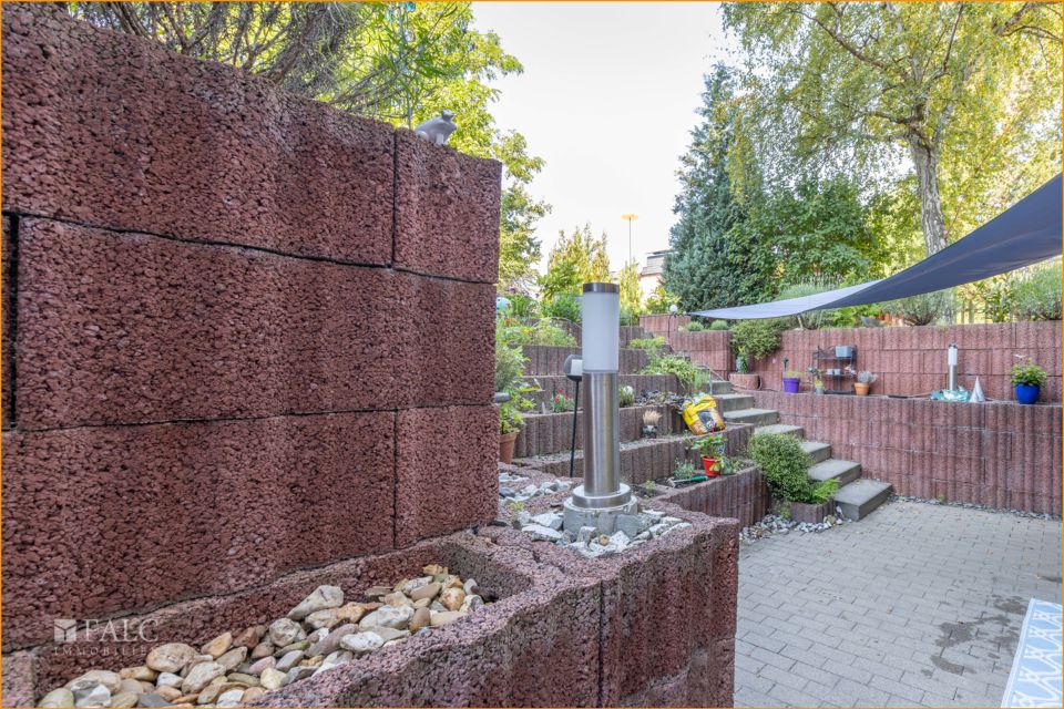 Wohnung mit eigener Garten und Terrasse in Erftstadt in Erftstadt