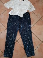 Baf Hose marine Look und Bluse H&M Spitze  weiß Gr 40 Nordrhein-Westfalen - Meckenheim Vorschau