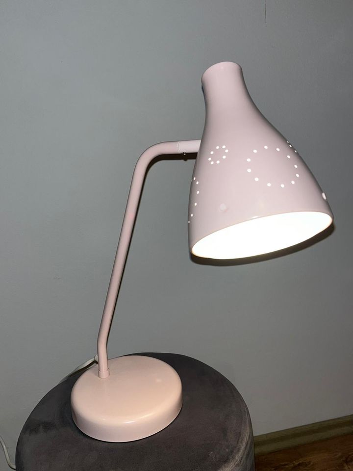 Ikea Schreibtischlampe Snöig rosa in Willich