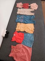 Mädchen Kleider Paket Jumpsuits Shorts Gr 68 neuwertig München - Ramersdorf-Perlach Vorschau