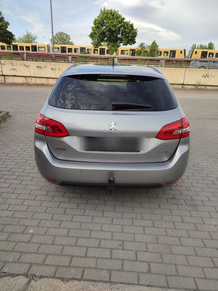 Peugeot, 308 Automat 2,0 Diesel in Berlin