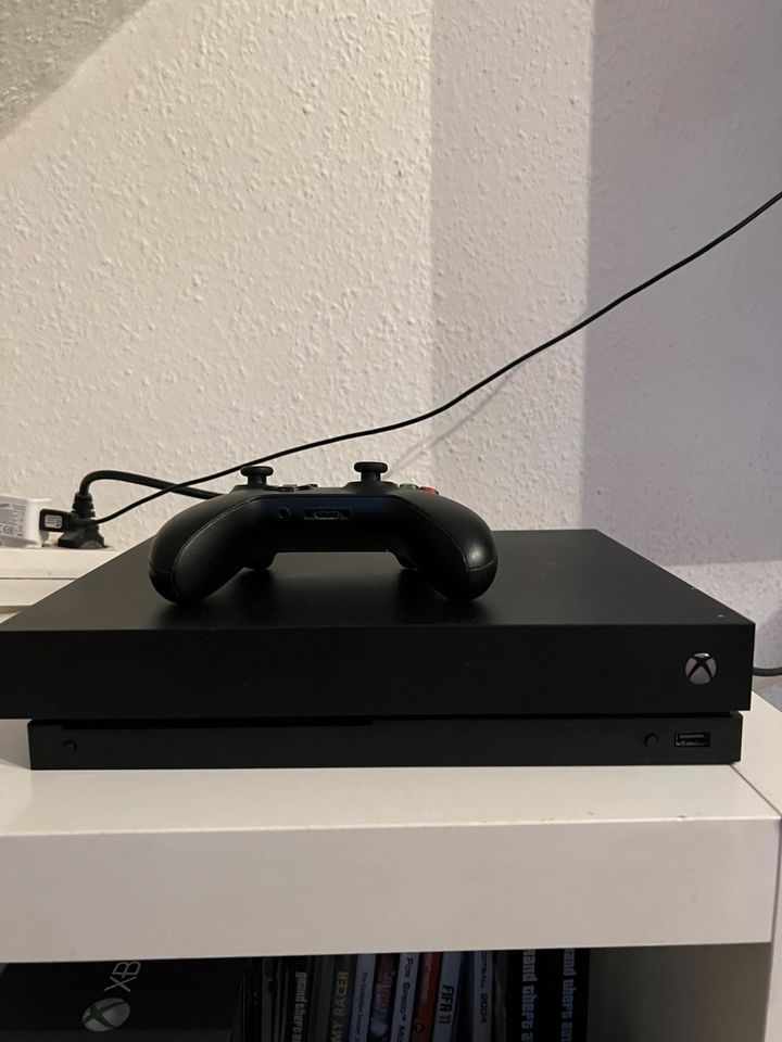 Xbox one x . Defekt in Mannheim