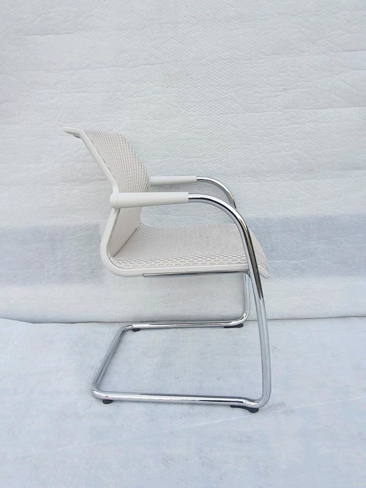 Vitra Unix Chair Freischwinger stühl  Weß in Rüsselsheim