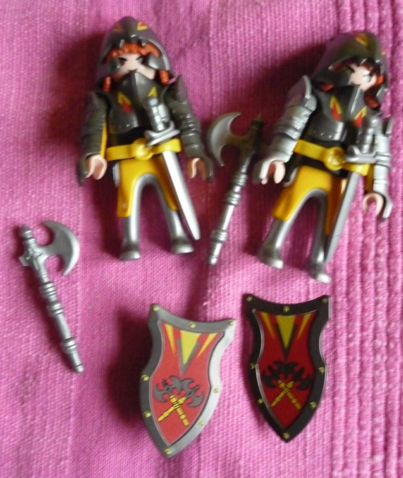 Playmobil gr. Drache mit goldener Fessel    Ritter mit Doppelaxt in Pinzberg