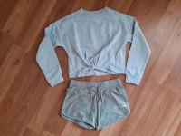 Set kurze Shorts und kurzer Pulli Gr.134 in grün Nordrhein-Westfalen - Wilnsdorf Vorschau