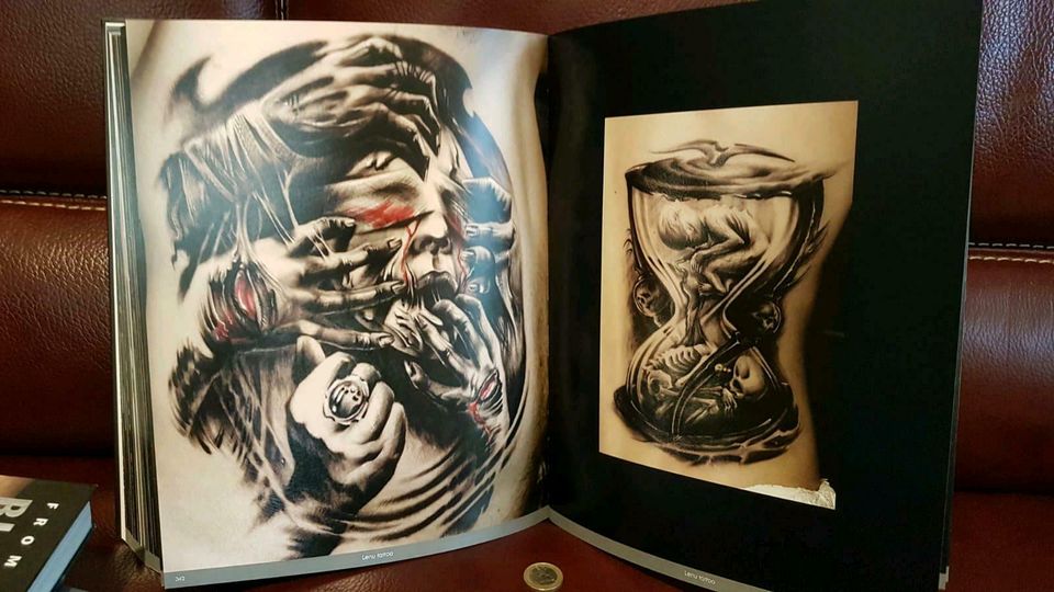 Black & grey 1 2 3 Edition Reuss  Tattoo Buch Art in Wiesbaden