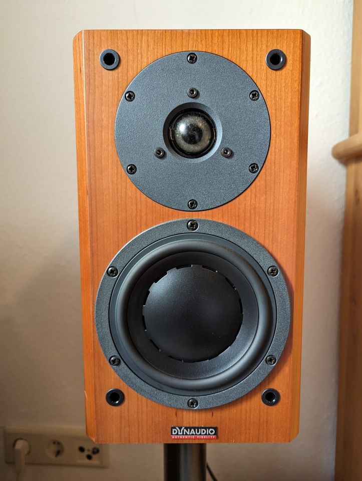 Dynaudio Focus 110 High End Regalboxen  in Kirsche in Bremen