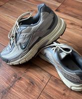 Nike Turnschuhe grau / beige Niedersachsen - Berge Vorschau