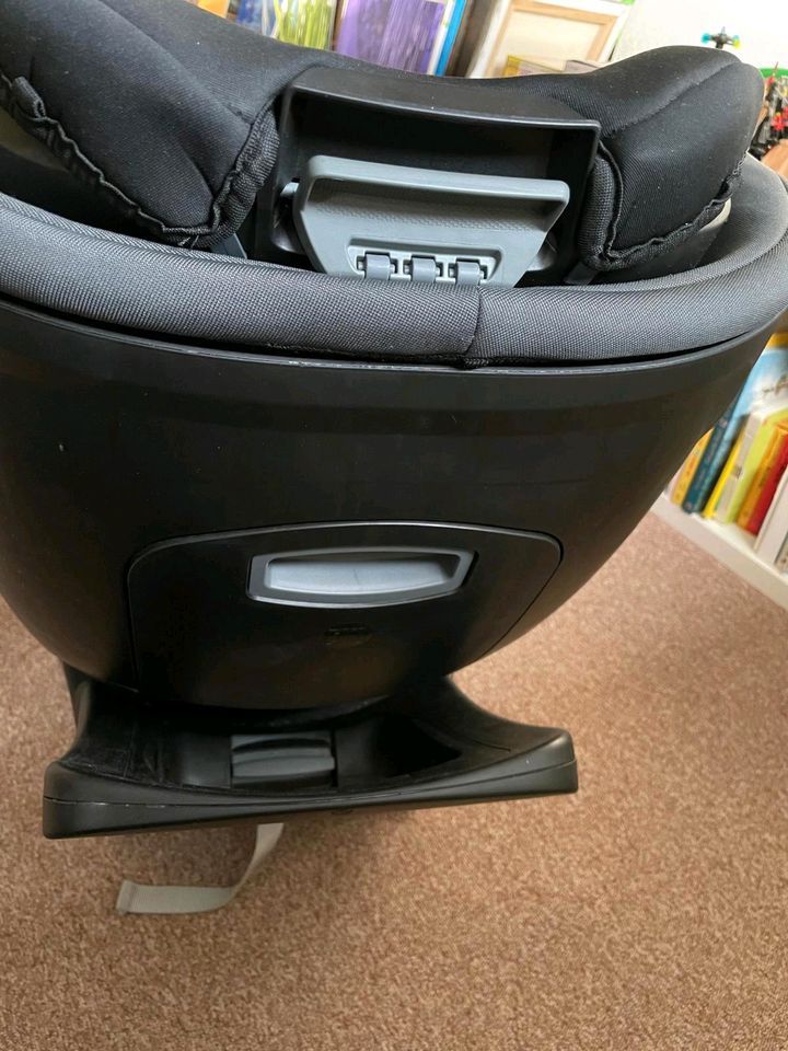 Britax Römer Reboarder Dualfix M i-Size Autositz Kindersitz in Wurzen