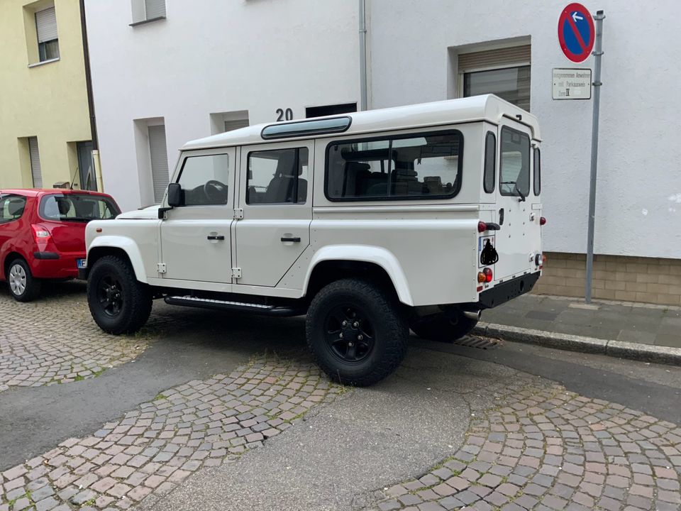 Land Rover Defender in Frankenthal (Pfalz)