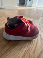 25 Nike Sneaker Turnschuhe Sportschuhe rot schwarz Niedersachsen - Schwülper Vorschau