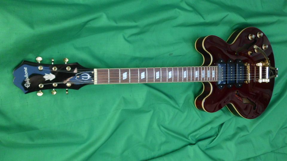 2008 Epiphone Riviera P93 Wine Red, Bigsby in Braunschweig