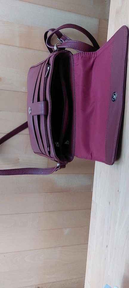 Handtasche bordeaux-rot, neu in Unterschleißheim