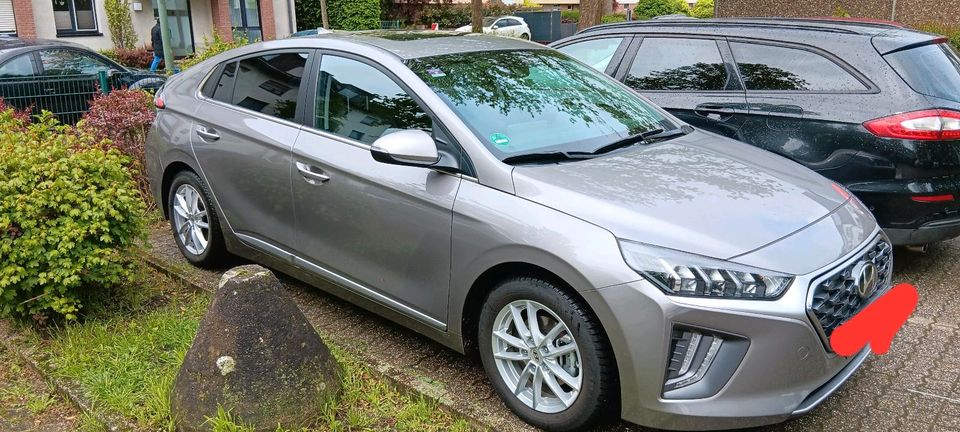 Hyundai Ioniq Facelift Plug in Hybrid 1,6 Style Paket in Essen