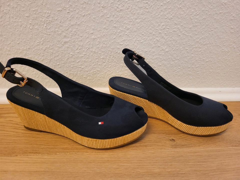 Sandalen Tommy Hilfiger neu Keilabsatz in Baden-Württemberg - Karlsruhe |  eBay Kleinanzeigen ist jetzt Kleinanzeigen