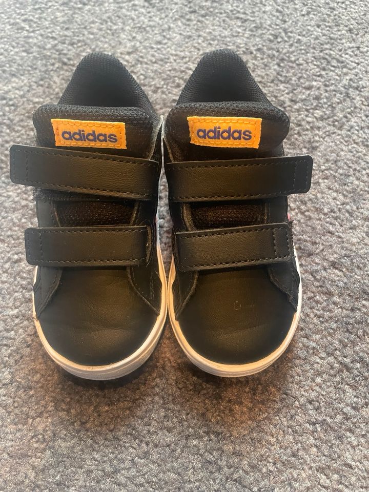 Adidas Kinderschuhe Jungs in Erkelenz