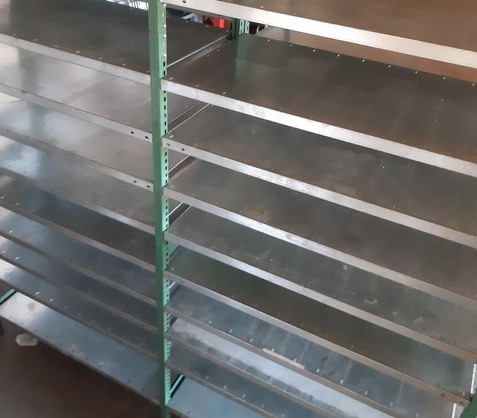 TIXIT 10 Lager Regal Stecksystem Industrie Werkstatt Traktor in Rüthen