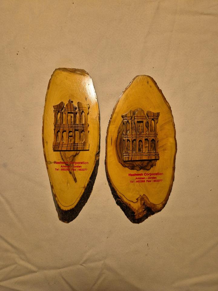 2 Holzscheiben Wanddeko mit Bild von einem Gebäude in Holzgerlingen