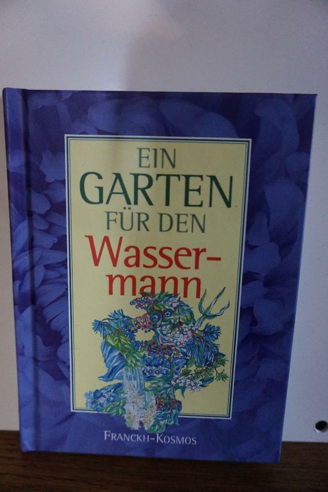 Bücher - Ein Garten für den Stier - Wassermann - Horoskop in Villingen-Schwenningen