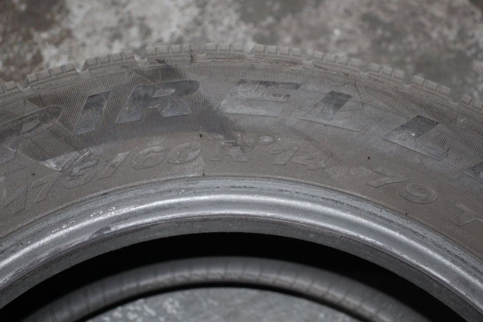 2x Winterreifen Pirelli 175 60 14 79T R14 in Mörfelden-Walldorf