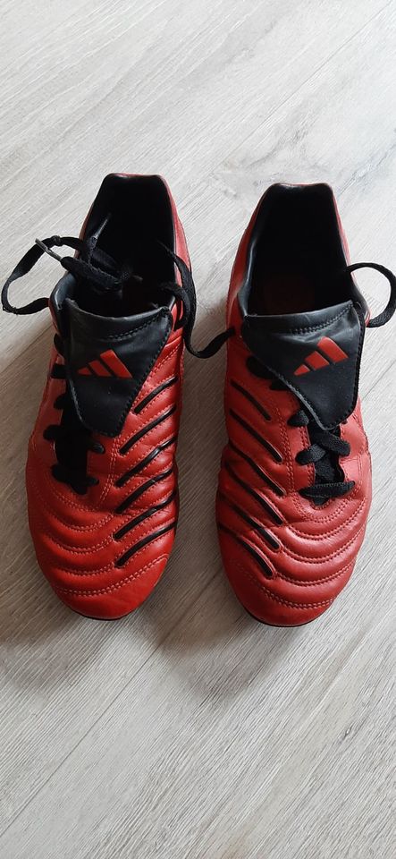 Adidas Fußballschuhe in Nürnberg (Mittelfr)