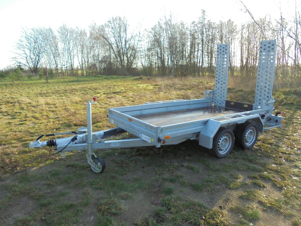 Böckmann Baumaschinentransporter 3m x 1,6m 2,7 t **NEU** in Großderschau