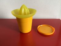 Tupperware Saftpresse Junge Welle mit Becher und Deckel wie neu Nordrhein-Westfalen - Waltrop Vorschau