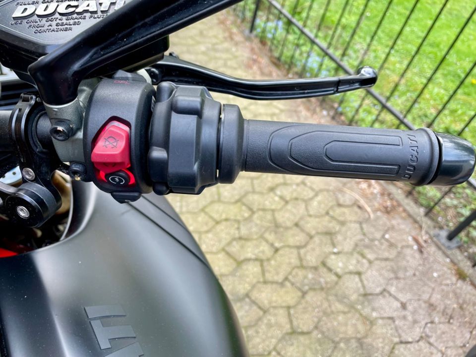Ducati Diavel 1260 S in Wennigsen