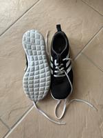 Adidas Sportschuhe, schwarz Größe US 8 (41,5) Hessen - Neu-Isenburg Vorschau