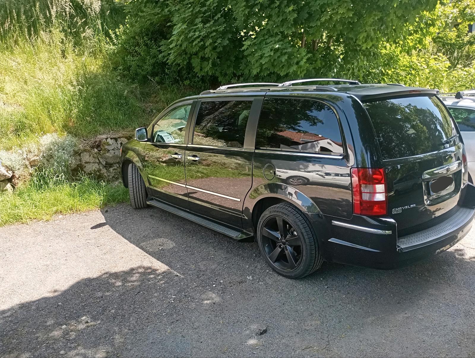 Abbildung des Autos CRD Chrysler Grand Voyag…