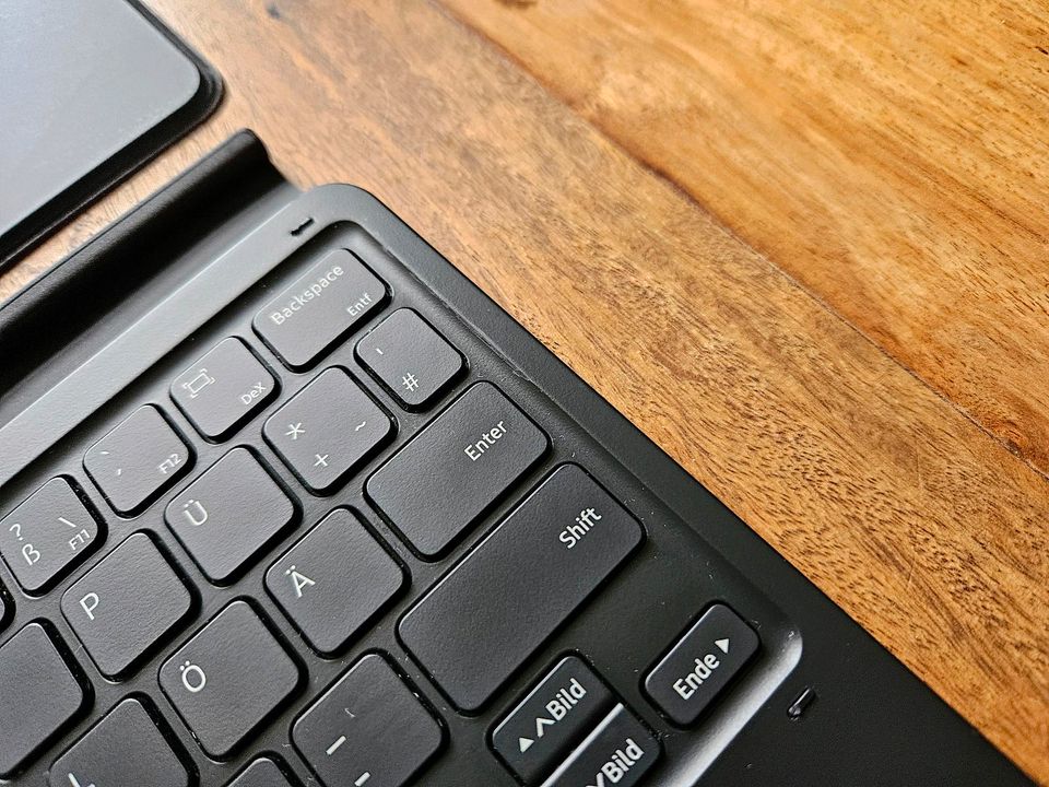Samsung EF-DT870 Keyboard Cover | Hülle mit Tastatur | Tab S7/S8 in Dresden