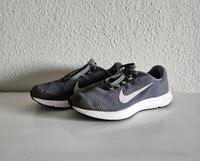 Nike Sneaker Gr. 41 grau weiß Altona - Hamburg Rissen Vorschau