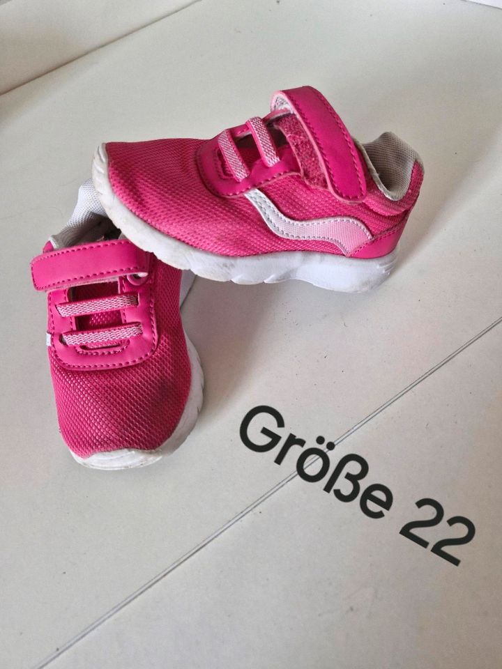 ‼️Kinderschuhe Größe 22‼️ 5 Paar in Löderburg