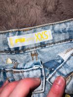 Kurze Jeans mit Bienen Muster Leipzig - Leipzig, Zentrum-Ost Vorschau