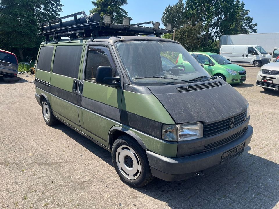 VW T4 Transporter 2,0 Benzin Campingwagen in Quickborn