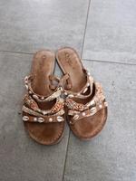 Schlappen beige Muscheln 41 Queens sandalen Bayern - Wiggensbach Vorschau