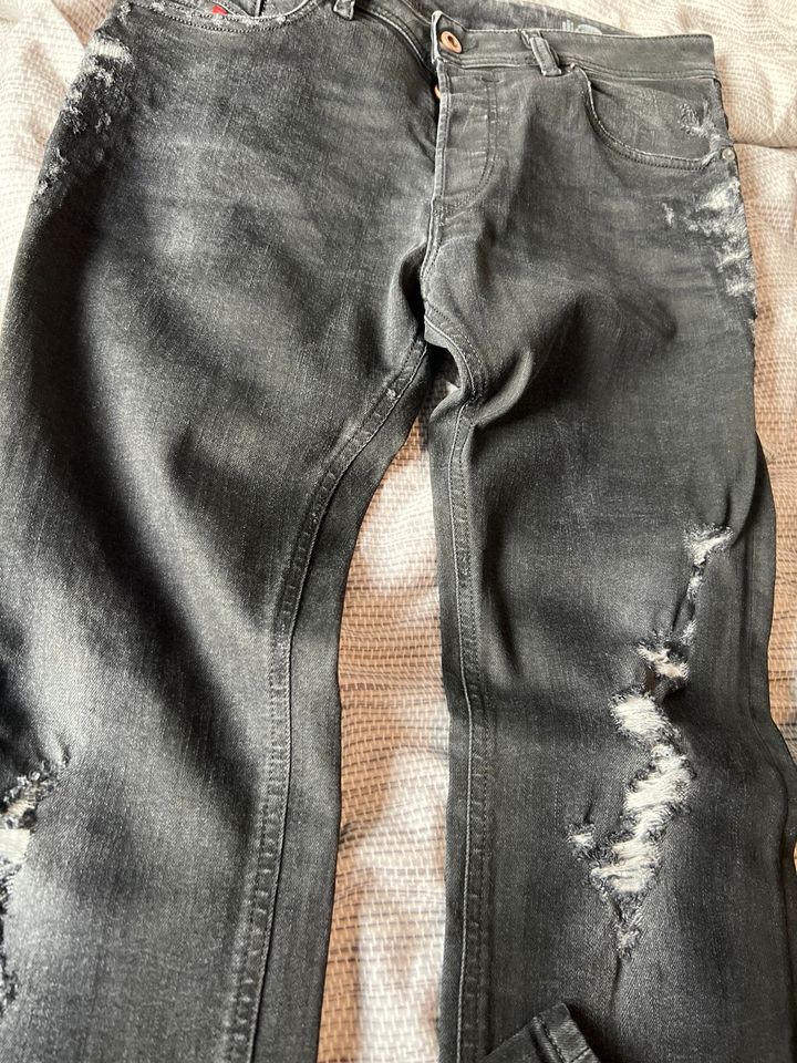 Diesel Jeans Destroyed S-M wie neu w 30 in Friedrichshafen