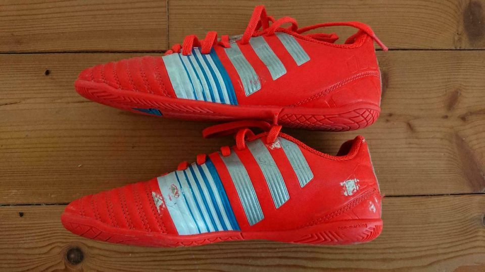 Adidas Nitrocharge 4.0, Gr. 36, in rot, Turnschuh in Norderstedt