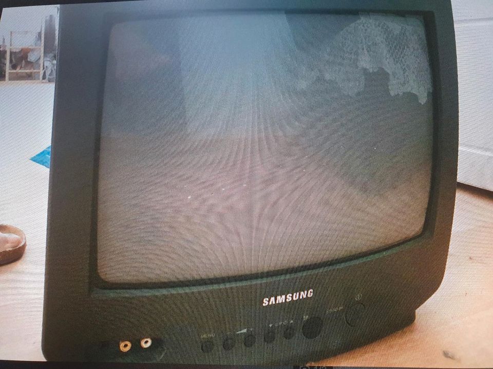 SAMSUNG 35`er Bild FERNSEHER TV Fernsehgerät CAMPING Pflegeheim in Rodenbach