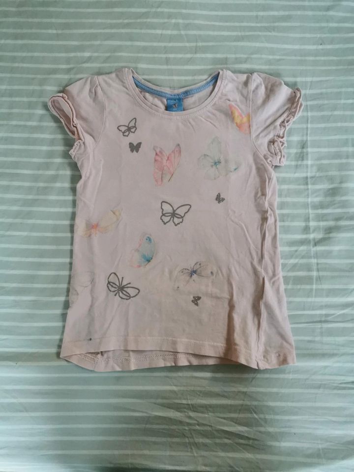 Kinder T-Shirts 5er Set Gr. 122/128 in Magdeburg