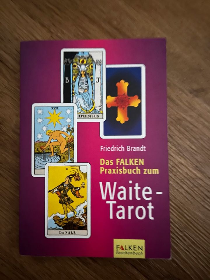 Verschiedene Esoterik Bücher + kleine Tarot karten in Mannheim