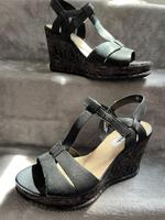 NEU CLARKS 38 SANDALEN KEILABSATZ Blume floral y2k Vintage retro Baden-Württemberg - Aichtal Vorschau