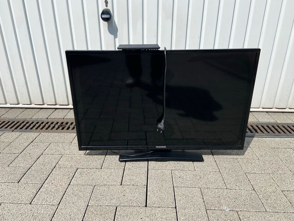 Telefunken D32H278E4 81,3 cm (32 Zoll) LCD Fernseher defekt in Sprockhövel