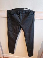 Schwarze Skinny Jeans, leicht glänzend, kaum getragen Nordrhein-Westfalen - Büren Vorschau