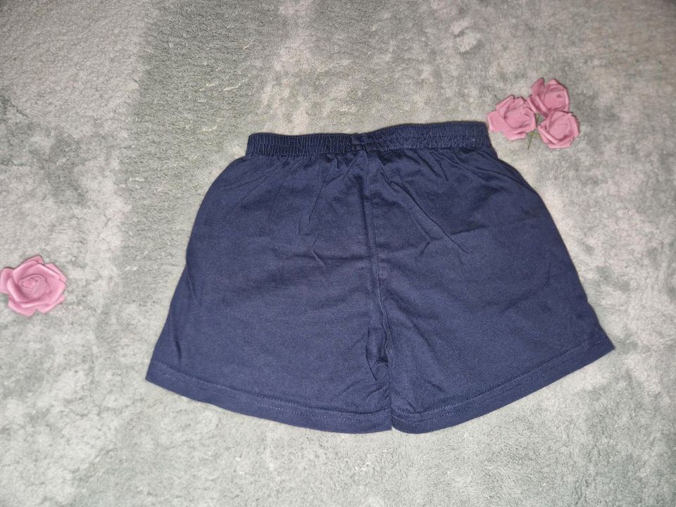 Kurze Shorts Sporthose 116 in Ebenweiler