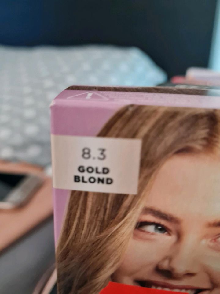 Verschiedene Haarfarben - Blondierungen in Solms
