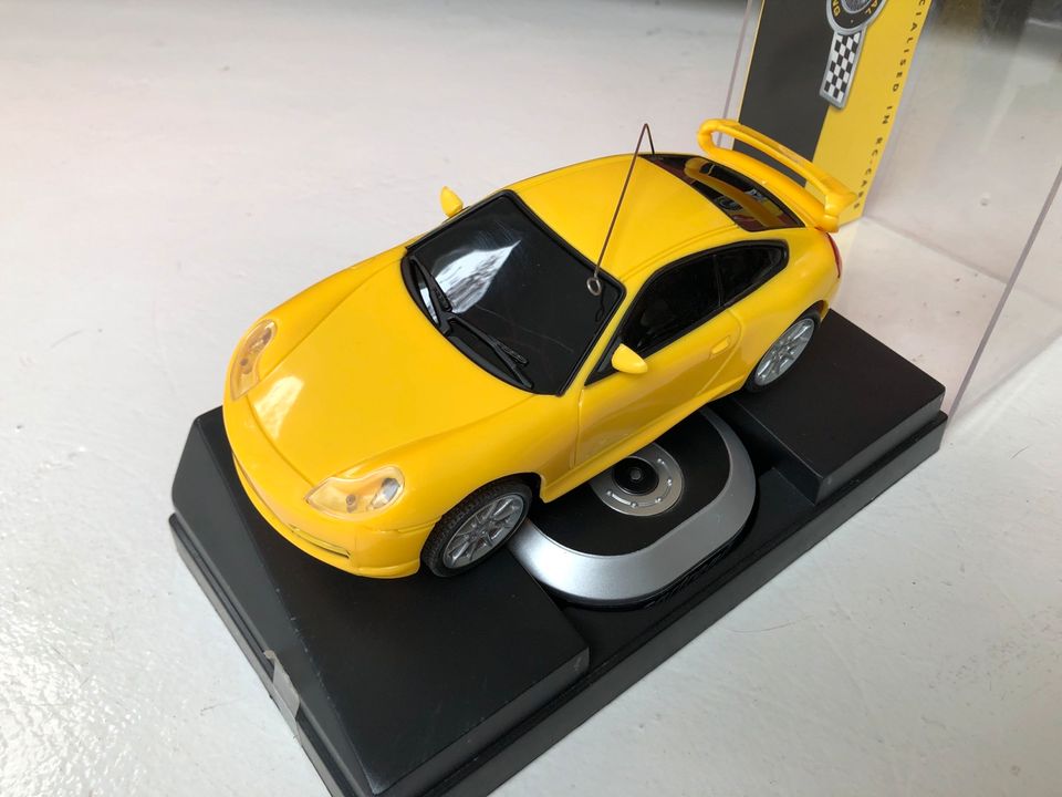 Porsche 911 996 Cartronic 124 1:24 gelb RC Cars ovp in Moers